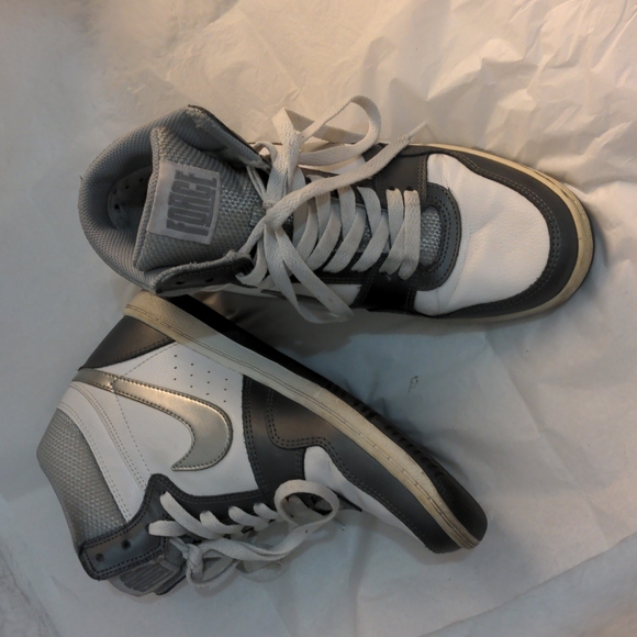 Nike Force Sky High White Silver 8 Wedge Sneakers 629746-103 - Picture 4 of 11